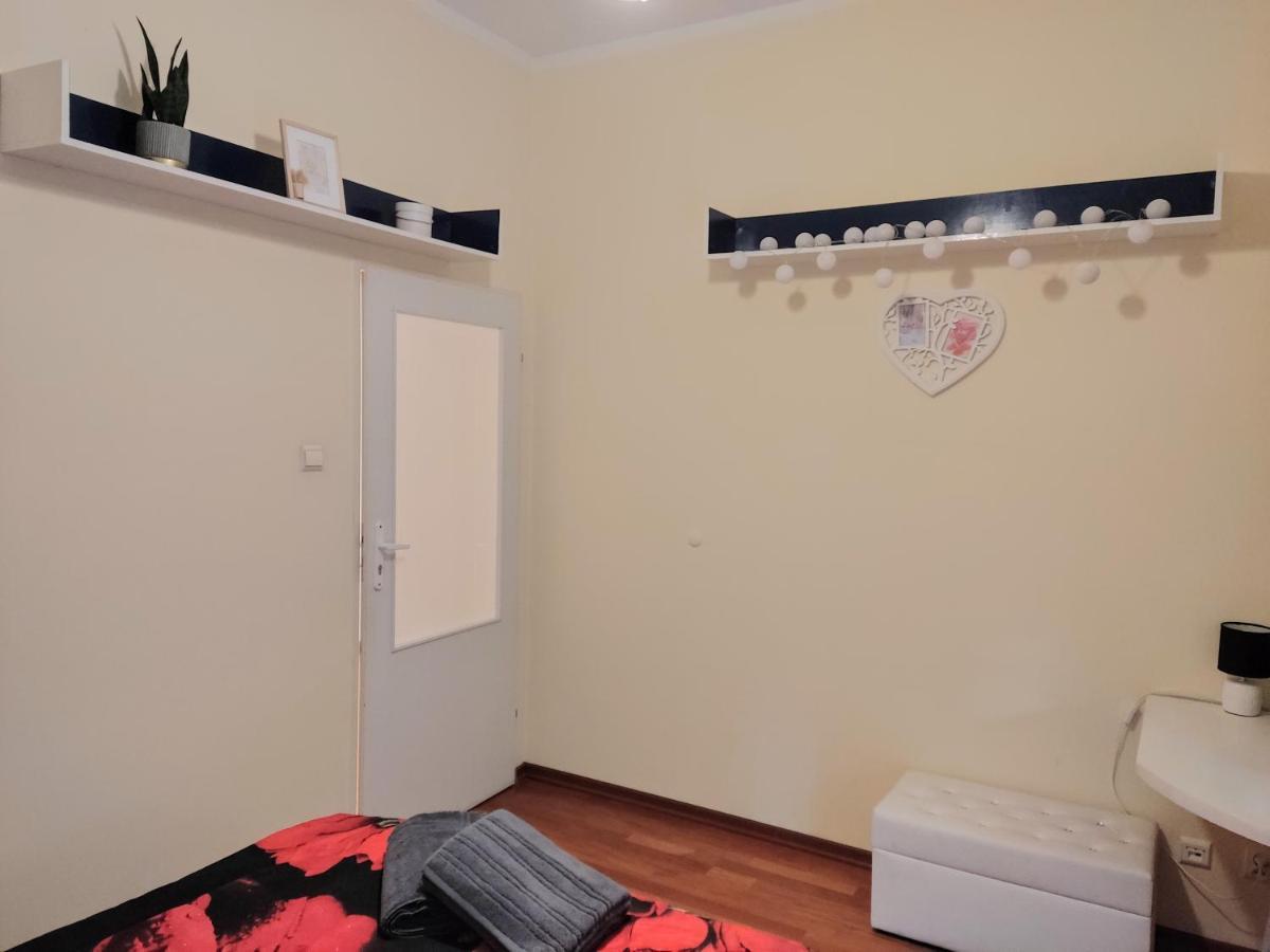 Apartment *** Cozy And Bright *