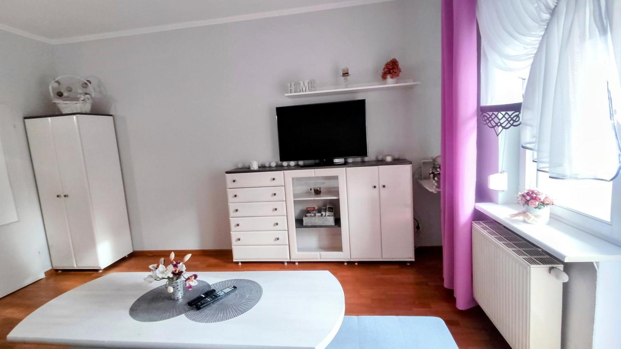 Apartment *** Cozy And Bright *